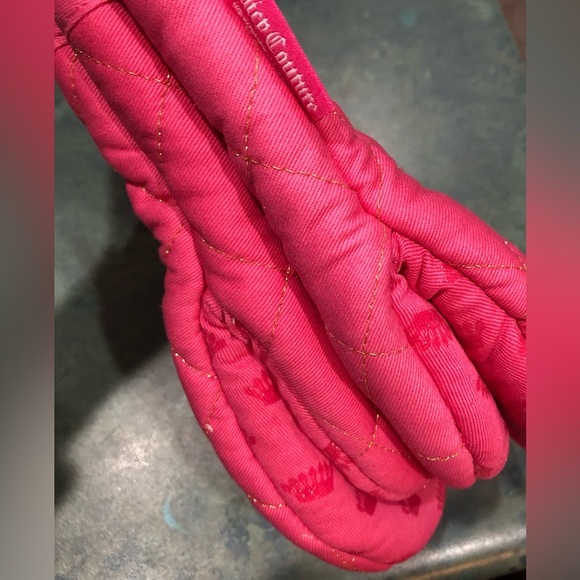 Juicy Couture Barbie pink crown monogram silicon grip‎ mini oven mitts set new - Picture 10 of 11